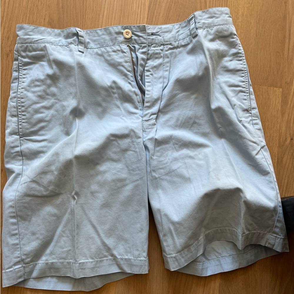 Light blue vineyard vines shorts